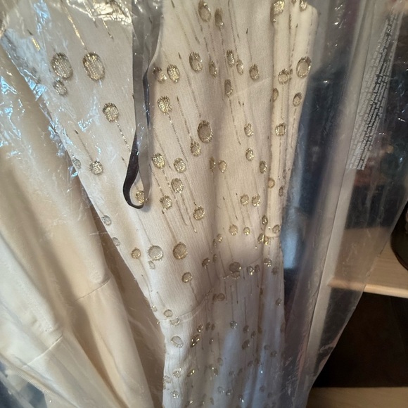 Monique Lhuillier Cream & Gold Dress | Size 14 | GUC - Picture 9 of 10